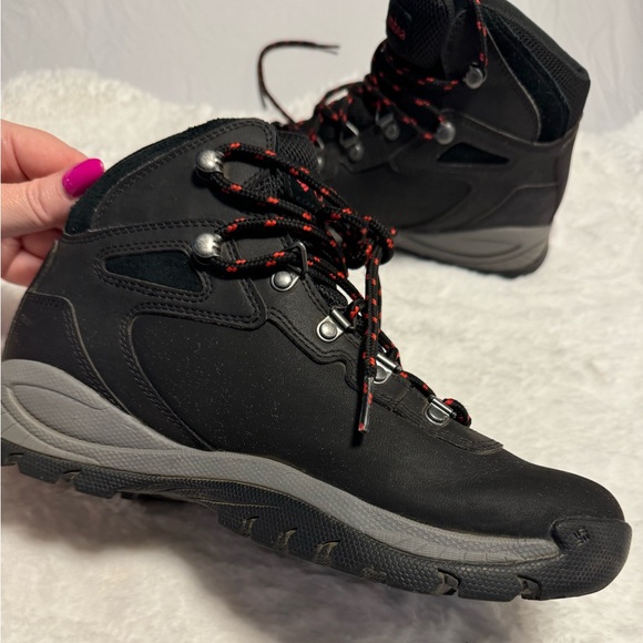 Columbia NEWTON RIDGE PLUS Black Poppy Red Woman’s Waterproof Hiking Boots 7.5 - Picture 16 of 16